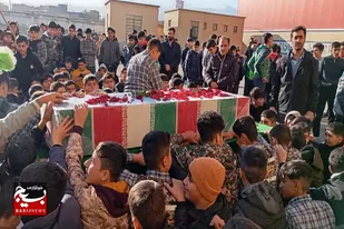 برگزاری مراسم تشییع شهید گمنام در مدرسه سجادیه همدان