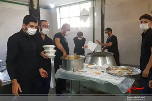 ضدعفونی فضای هیئت توسط بسیجیان پایگاه امام حسین(ع) همدان