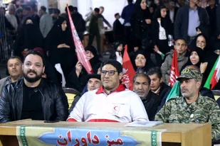 مسابقه میدان یار شب در دویست و سومین شب از تجمعات مردمی در میدان بیعت اردبیل