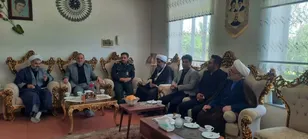 تکریم خانواده معظم شهداء وظیفه دینی مسئولین است