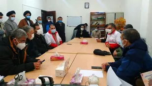 اسکان اضطراری و رفع نیازمندی های مردم اولویت منطقه زلزله زده سی سخت هستند