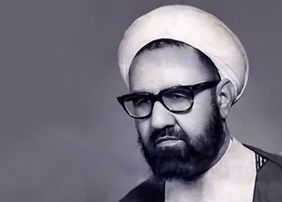 معلم در خط مقدم نجات جامعه از جهل ایستاده است