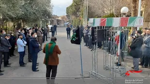 ادای احترام کارکنان بسیجی آموزش و پرورش قم به شهید گمنام