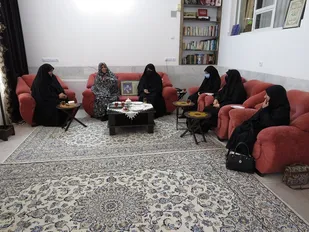 دیدارفرمانده حوزه زینبیه و فرمانده بسیج جامعه زنان از خانواده شهید