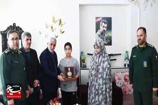 اهداء نشان سرو به خانواده شهید &laquo;مجید صانعی&raquo;