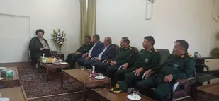دیدار نوروزی سردار حکمتیان و رزمندگان تیپ 48 فتح با آیت الله ملک حسینی + ( تصاویر)