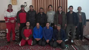کوهنوردان گرفتار در پرتگاه پیربالا مرند نجات یافتند