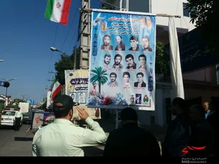 پرده برداری از تمثال شهدای فتح خرمشهر در ورودی سپاه عباس آباد+تصاویر