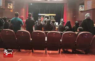 اردوی فرهنگی هنری تماشای تئاتر «مجلس اضافات یک تیغ»