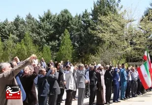 تجمع اساتید و دانشجویان دانشگاه رازی در حمایت از "وعده صادق"