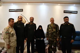 دیدار معاون اجرایی سپاه نینوا با خانواده شهیدان هروی و وردان