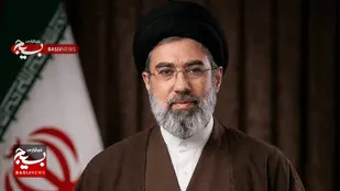 آیت&zwnj;الله سید مجتبی خامنه&zwnj;ای سومین رهبر جمهوری اسلامی ایران شد