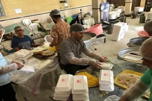 طبخ و توزیع ۴۰ هزار پُرس غذای گرم در عید غدیر در استان فارس