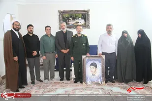 دیدار امام جمعه و فرمانده ناحیه بسیج پردیسان با خانواده شهدا