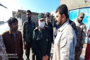 بازدید فرمانده هان سپاه استان سیستان و بلوچستان از منازل سیل زده کنارک