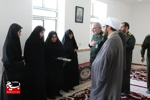 دیدار فرمانده سپاه انصارالحسین (ع) با خانواده شهدا در روستاهای مرادآباد و اشترمل تویسرکان