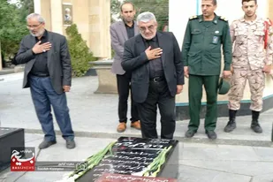 ادای احترام سردار نوعی مقدم به مقام شامخ شهدای همدان