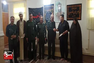 دیدار فرمانده سپاه انصارالحسین(ع) با خانواده جانباز مدافع حرم &laquo;علی خاوری&raquo;