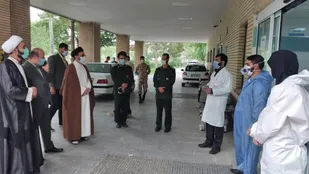 تجلیل فرمانده سپاه شازند از کادر درمان