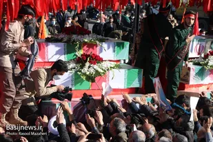 بدرقه آقازاده&zwnj;&zwnj;های نصف جهان تا بهشت/ استقبال گسترده شهر شهیدان از قهرمانان