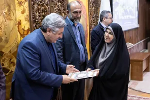 تجلیل از برگزیدگان رسانه&zwnj;ای پویش &laquo;باید برخاست&raquo; در تبریز