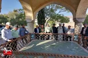 آیین گلباران قبور شهدای شهرستان ارسنجان در هفته دفاع مقدس برگزار شد
