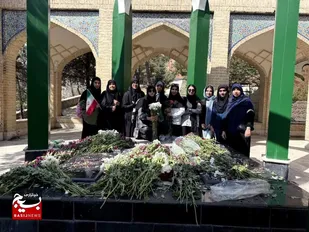 صعود ۲۶ کوهنورد خواهر به قله توچال به یاد ۸۳ شهید دانشجوی جنگ ۱۲ روزه