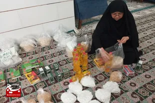 17 بسته معیشتی در لیالی قدر در سرخه توزیع شد