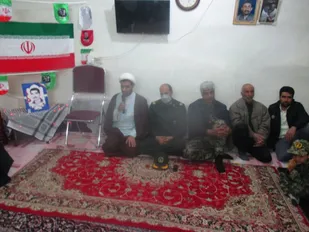 برگزاری یادواره خانگی شهید محمدرضا آتشبرگ در منزل شهید