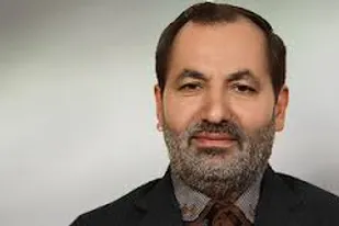 باید با پزشکان خاطی و کم توجه برخورد کرد