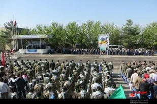 مراسم صبحگاه مشترک نیروهای نظامی و انتظامی در ملایر