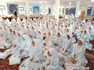 جشن تکلیف و عبادت بیش از 200دانش آموز دختر فیروزکوه برگزار شد