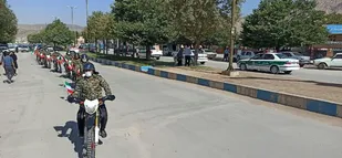 رژه خودرویی در اولین روز هفته دفاع مقدس در لردگان