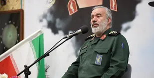 جوانان بر خلاف سناریو دشمن، دنباله رو شهدا شدند