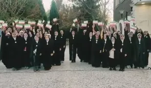اجرای گروه سرود دختران انقلاب در سطح شهرستان گرمسار
