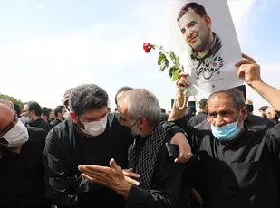تشییع پیکر مطهر شهید مدافع حرم، سردار حاج رضا فرزانه