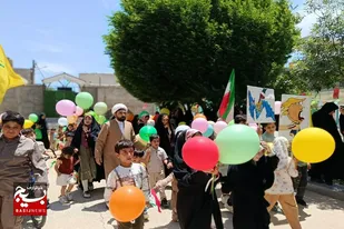 بیعت بچه&zwnj;های فامنین با امام و رهبری در آستانه غدیر