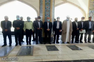 ادای احترام وزیر نیرو به شهدای شهرستان فامنین