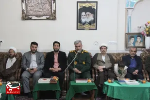 کارکنان ناحیه امام رضا(ع) با خانواده شهید معماریان دیدار کردند