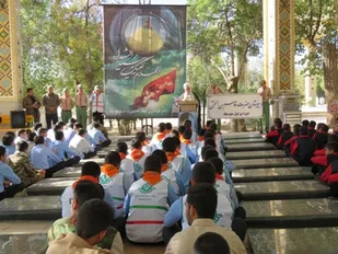 وحدت کلمه و ایثار و فداکاری رمز پیروزی در دفاع مقدس است