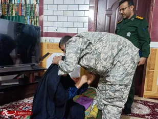 اقدام قابل تحسین فرمانده تیپ ۴۸ فتح در کهگیلویه/ سردار حکمتیان به یاری خانواده شهدا شتافت
