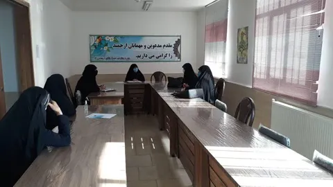 بررسی آسیب های اجتماعی در نشست هیئت اندیشه ورز بانوان شهمیرزاد