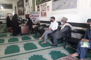 برنامه ویزیت رایگان و نذر سلامت در حاشيه شهر زابل اجرا شد