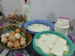 لذت پنیر محلی در روستای &laquo;خسروبیگ&raquo; کمیجان