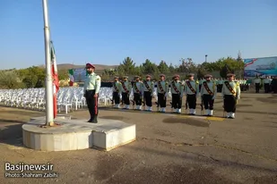 صبحگاه مشترک نیروهای نظامی و انتظامی در ملایر برگزار شد