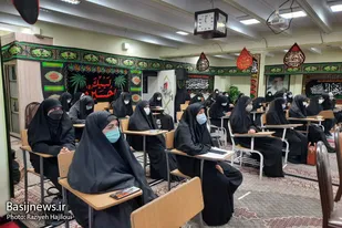 بزرگداشت هفته دفاع مقدس در حوزه علمیه الزهرا همدان