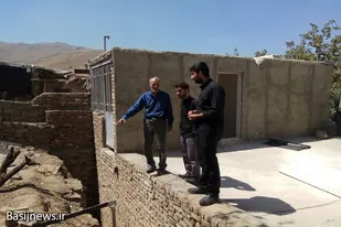 بازدید مسئول بسیج سازندگی سپاه ناحیه همدان از روند ساخت منازل محرومین
