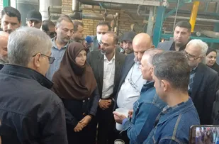 معاون رییس جمهور از شرکت خمیر مایه و الکل&zwnj; رازی نیشکر خوزستان بازدید کرد