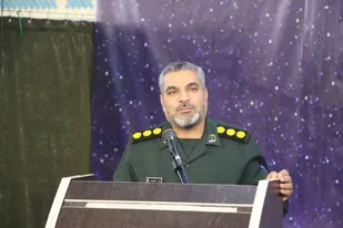 معلم یعنی کسی که در دل انسان چراغی را روشن می&zwnj;کند و او را از جهالتی به دانایی و معرفتی رهنمون می&zwnj;شود