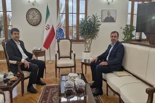 پیگیری نیاز&zwnj;های فارس در حوزه مخابرات در جلسه نماینده شیراز با وزیر ارتباطات